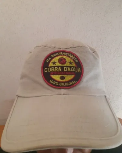 Bone quepe retrô anos 90
