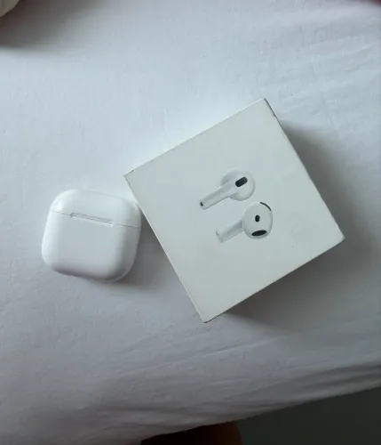 Air Pods 4