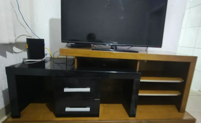Rack em MDF em ótimo estado