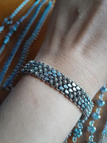 Pulseira prata de bali 4 fileiras. Gota. Excelente estado de conservação.
