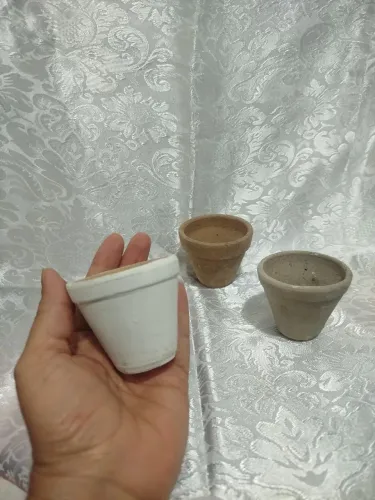 Vaso de cerâmica miniatura
