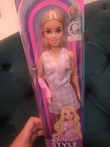 Barbie style