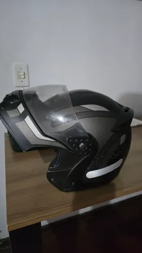Capacete tipo robocop - tamanho 58
