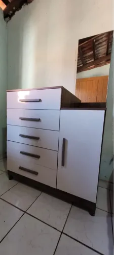 Vendo comoda com espelho grande