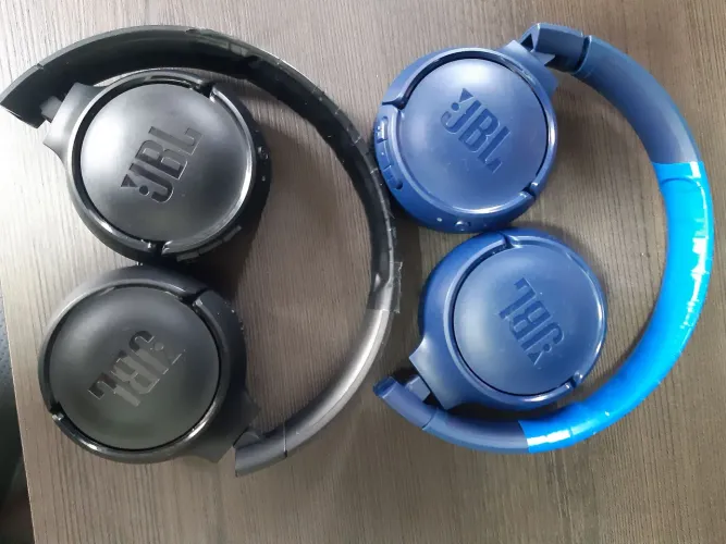 Fones de ouvido JBL
