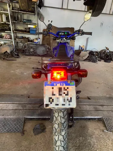 Vendo Yamaha XTZ 125 na cor azul, muito bem cuidada e pronta pra usa