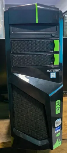 Gabinete gamer Multilaser Cyborg GA133