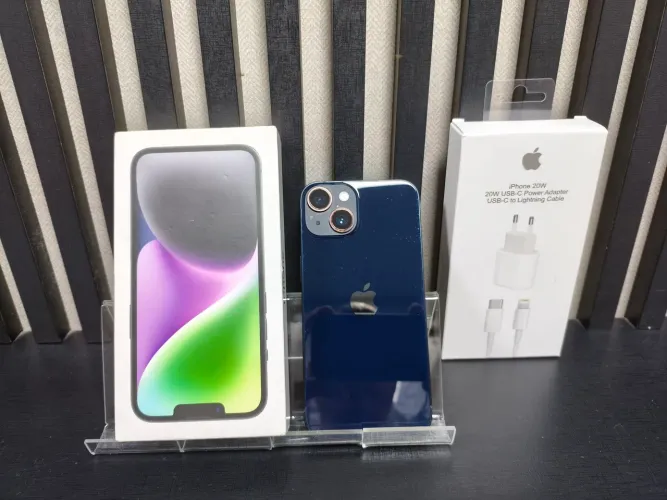 iPhone 14 128 GB totalmente original, exceto a tela de OLED trocada.