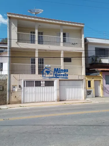Sobrado à Venda no Sul de Minas - 3 Dormitórios - Garagem e Portão Automático