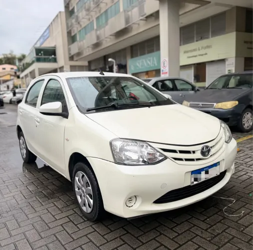 Toyota Etios X 1.3 Flex 16V 5P Aut. 2017