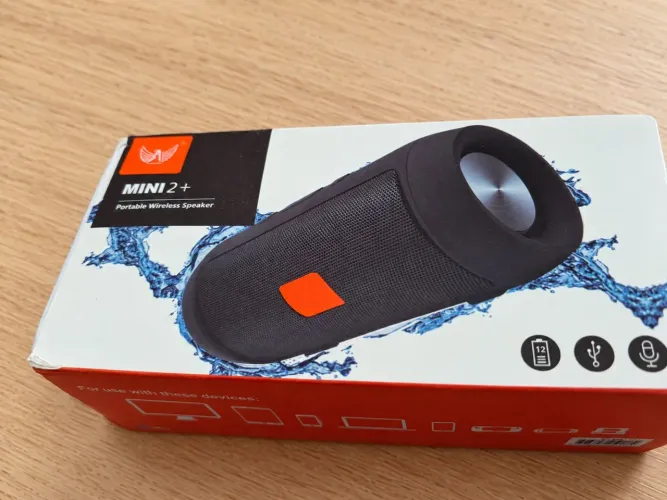 Caixa de Som Bluetooth Portátil à Prova d?Água - Som Estéreo FM