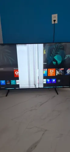 TV com tela danificada