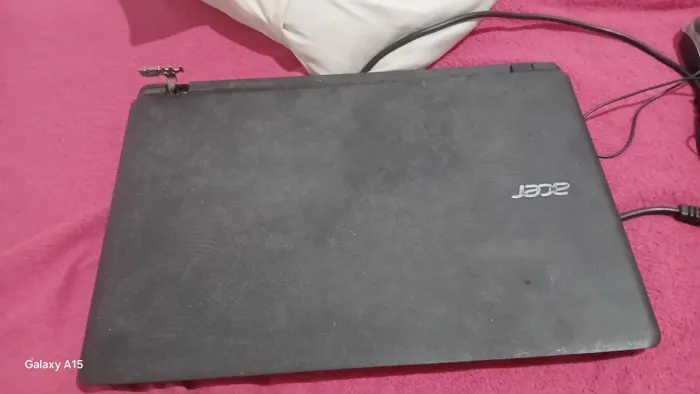 Vendo Notebook Acer Aspire ES1-533