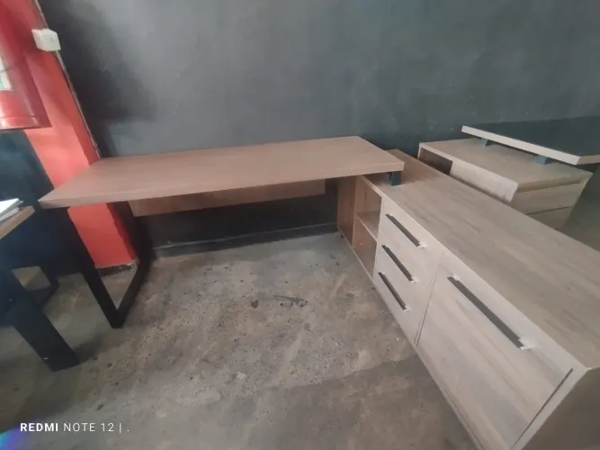 Mesa em L - seminova