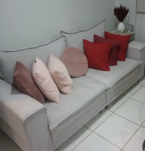Sofá de dois lugares 