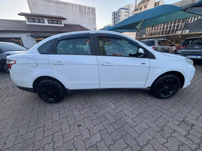 Fiat Grand Siena Tetrafuel 1.4 EVO F. Flex 8V 2013