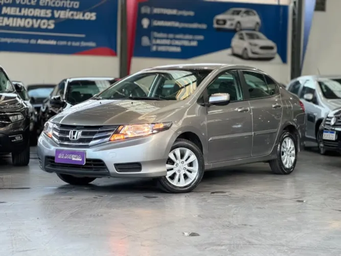 Honda City Sedan LX 1.5 Flex 16V 4P Mec. 2013