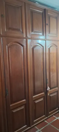 vendo armário c/ 10 portas em cerejeira med 2,70x2,65x0,60 m R$800,00