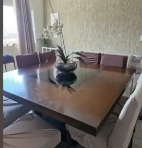 Mesa de jantar (sem cadeiras)