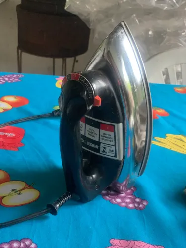 Ferro de passar black decker antigo