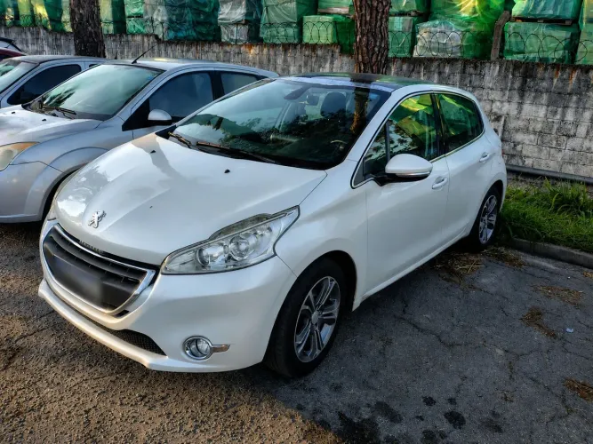 Peugeot 208 Griffe 1.6 Flex 16V 5P Mec. 2014
