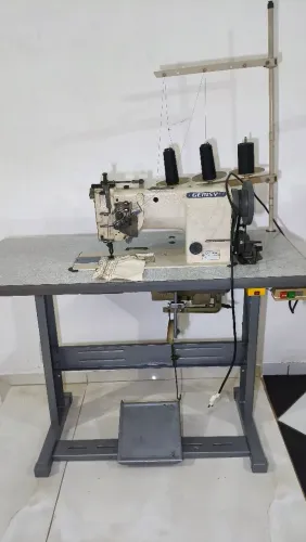 Máquina de costura Pespontadeira Reta Gemsy Duas agulhas Industrial