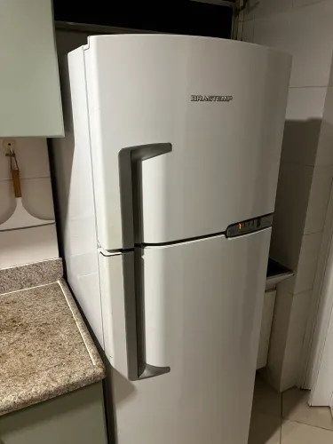 Geladeira Brastemp 352l. Recém revisada, motor novo e na garantia.