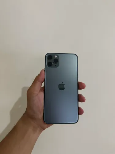 iPhone 11 Pro Max 64GB funcionando perfeitamente