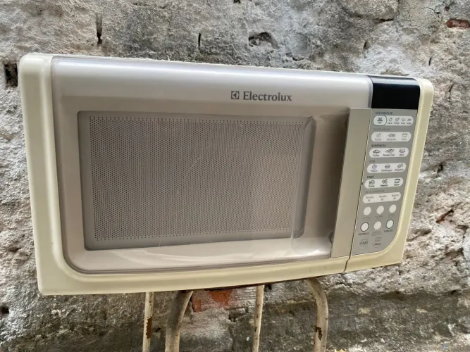 Microondas eletrolux 30L funcionando perfeitamente 