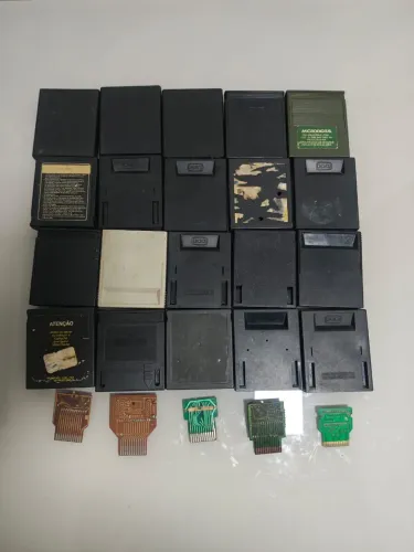 Lote com 25 fitas Atari e 3 consoles 1 funcionando