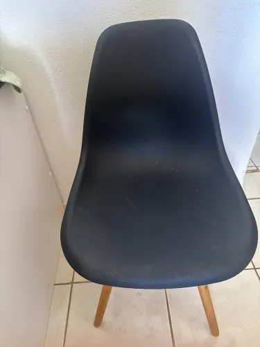Cadeira elegante preta