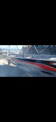 Barco de alumínio