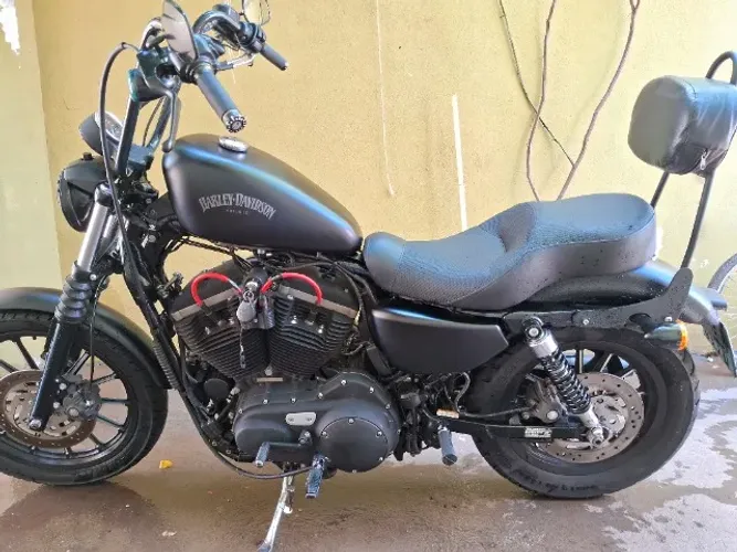 Harley Davidson IRON 883
