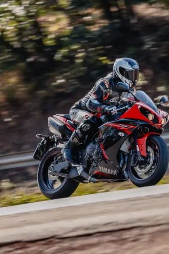 Yamaha YZF-R1 2013/2014 sem detalhes