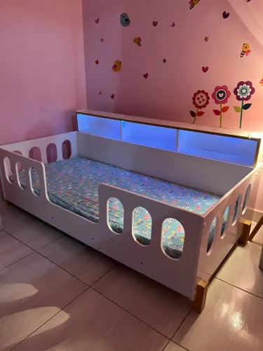 Mini cama Nina Infantil Nicho Led Montessori