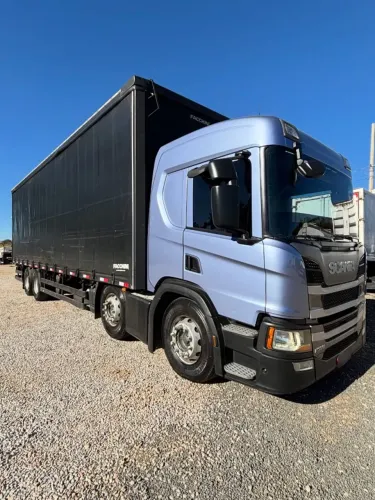 Scania P320 8x2 com entrada de R$ 110 mil e parcelas de R$ 5 mil