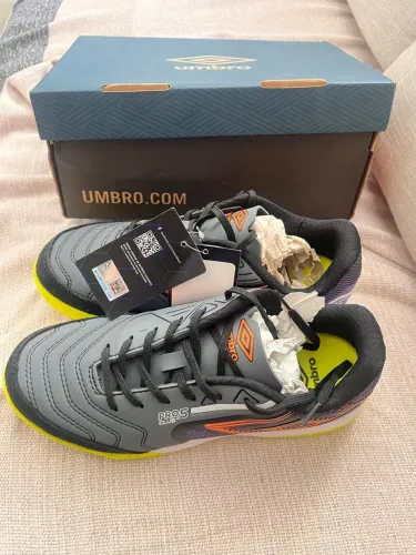 Chuteira umbro pro 5 club tamanho 36