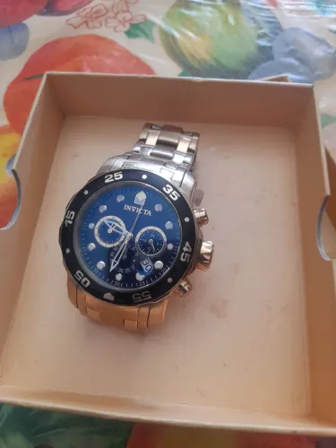 Vendo um relógio Invicta