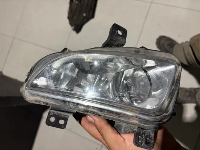 FAROL DE MILHA STRADA FREEDON 2020 a 2025 LD DIREITO
