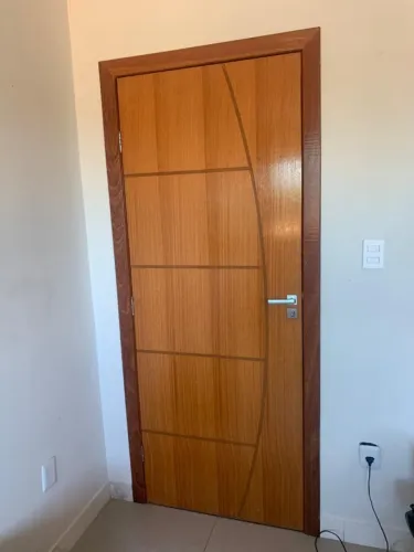 PORTA DE MADEIRA FRISADA  2.10X60,70 OU 80CM - PROMOÇÃO DO DIA