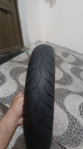 Vendo um pneu