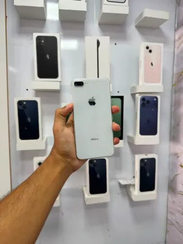 IPHONE 8 PLUS 64GB 100% - 699,00