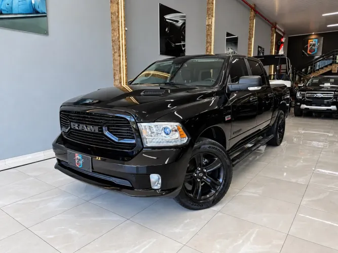 Ram Classic Laramie 5.7 V8 16V Gasolina 4X4 Aut. 2022