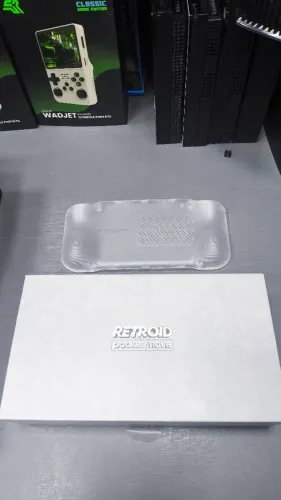 Retroid Pocket Nova 8gb / 128gb
