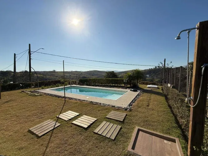 Casa Térrea para locação com Vista para o Lago no Condomínio Lago Dourado Jacareí/SP