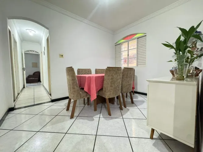 Casa para aluguel - Tirol, 3 quartos - Belo Horizonte