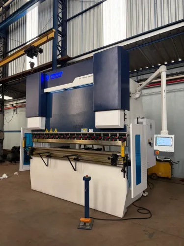 Dobradeira CNC 3000x300ton 