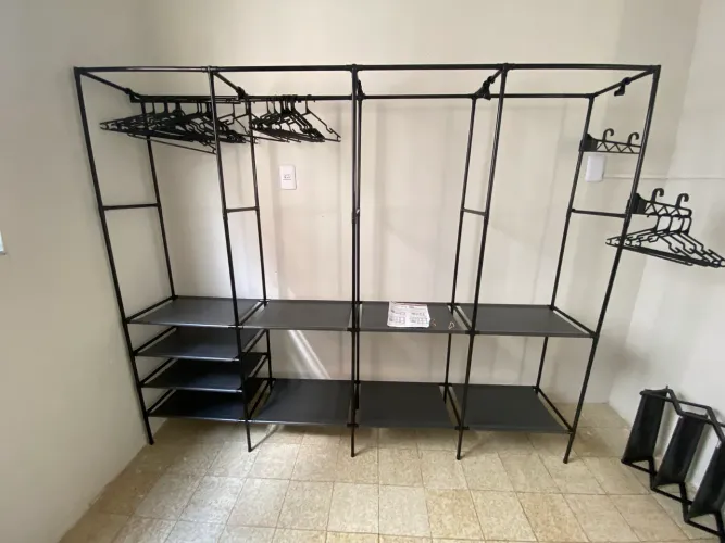Guarda roupa arara