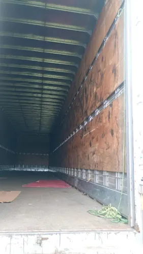 Carreta mostra 2023 baú 30 paletes 