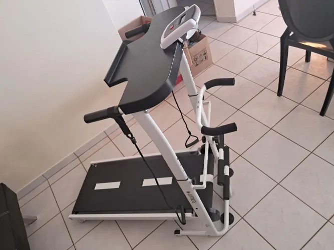 Esteira Dobrável com Display e acessório - LIFTNESS EST300